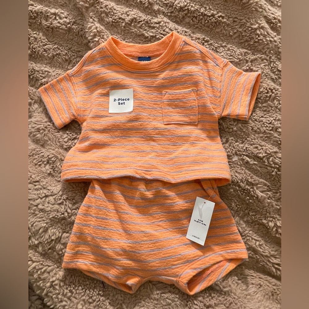 NWT Baby 0-3 Months Adorable Striped Two Piece Matching Set